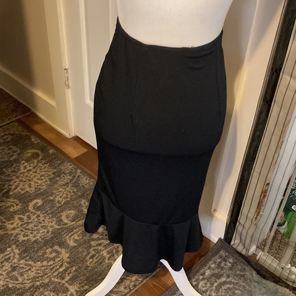 Sheins bell shaped ruffled bottom skirt size S - Picture 6 of 8